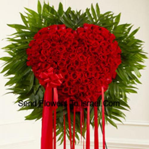 100 Heart Shaped Red Roses