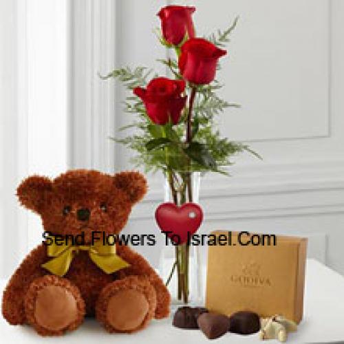 3 Rode rozen met teddybeer en chocolaatjes